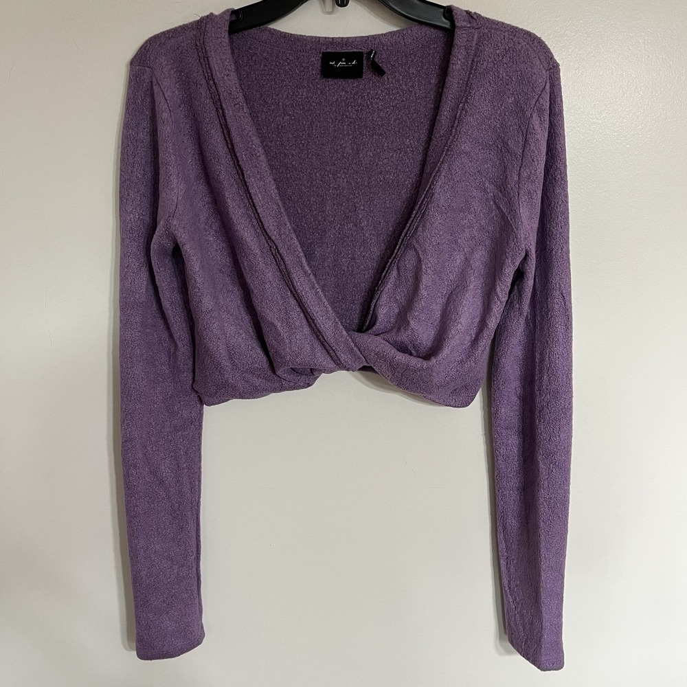 Urban Outfitters Long Sleeve Cropped Sweater‎ Twist Front Purple Size Small